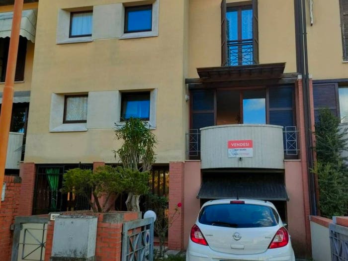 Casa con 6 locali in vendita in VIA ALBISOLA, Ippodromo, Cesena