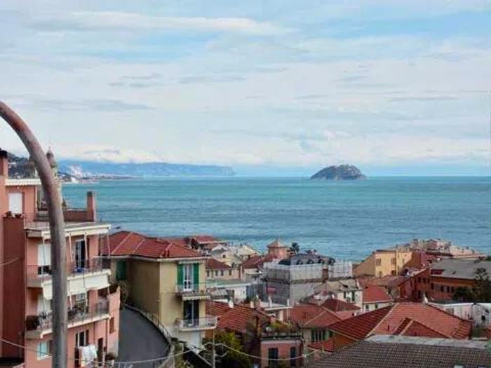 Appartamento trilocale in vendita in Laigueglia
