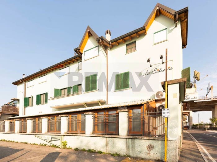 Casa con 6 locali in vendita in Via Arcangelo Corelli, Ortica, Milano