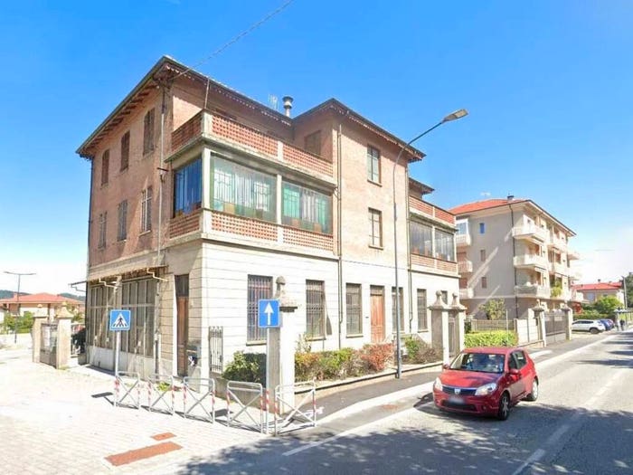 Casa con 6 locali in vendita in Viale Stazione, Centro, Dronero