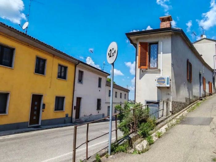 Casa trilocale in vendita in Via Lazzaretto, Centro, Rovescala