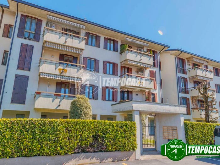 Appartamento trilocale in vendita in Via Angelo Mainetti, Besate