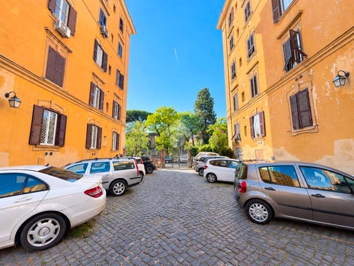 Appartamento trilocale in vendita in Via Germano Sommeiller, San Giovanni, Roma