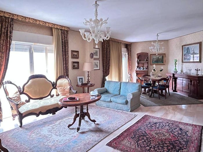 Appartamento con 6 locali in vendita in Via Umberto Giordano, Giotto Galilei Palagonia, Palermo