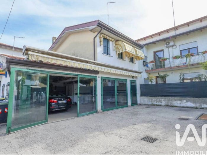 Casa quadrilocale in vendita in Via San Salvatore, Camin, Padova