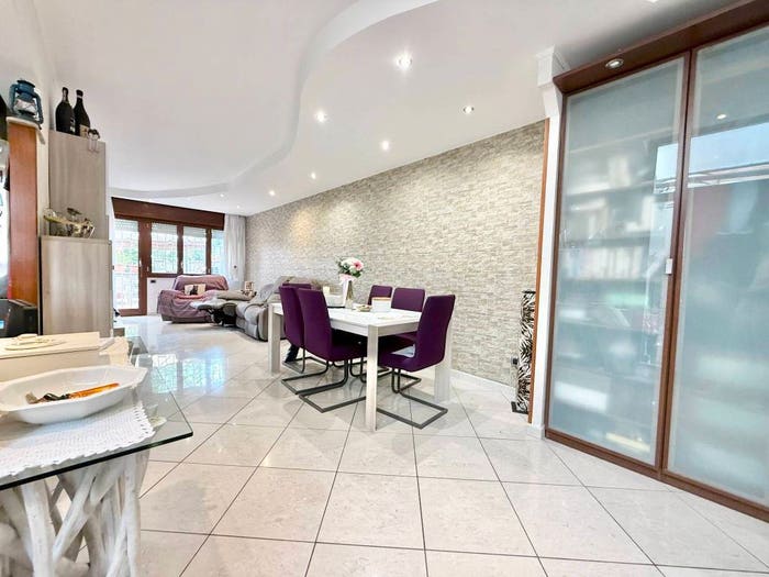 Casa con 5 locali in vendita in Viale America, Miami, Ladispoli
