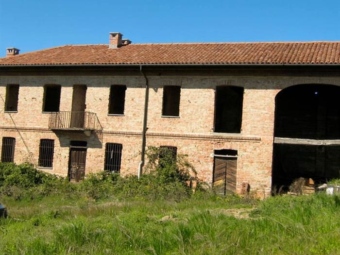 Casa con 6 locali in vendita in Via Bricco, Belveglio