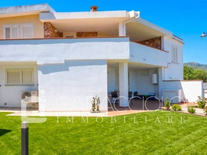 Casa con 6 locali in vendita in Pittulongu, Olbia
