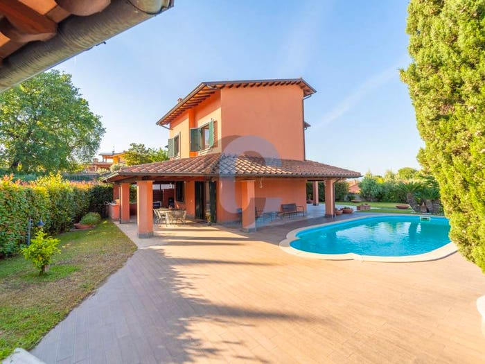 Casa con 6 locali in vendita in Via di Fontana Vecchia a, Frascati