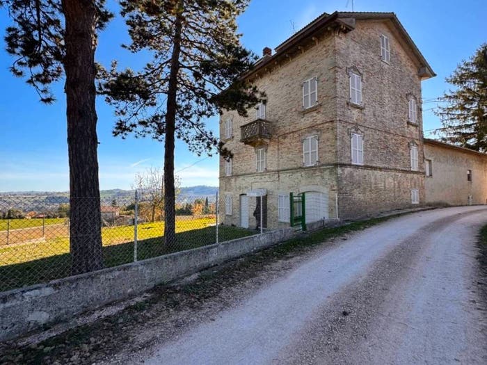 Casa con 6 locali in vendita in Cda Patrignone, Falerone