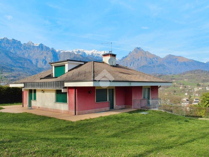 Casa trilocale in vendita in Viale Pederore, Centro, Feltre