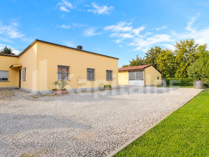 Appartamento con 5 locali in vendita in Via Torreggiani, Centro, Budrio