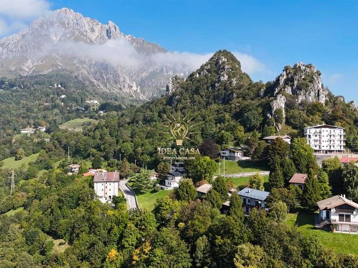 Appartamento trilocale in vendita in Zucco, Ballabio