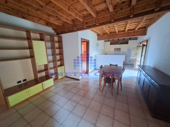Appartamento bilocale in vendita in Piazza Dottor Antonio Albini, Robbiate