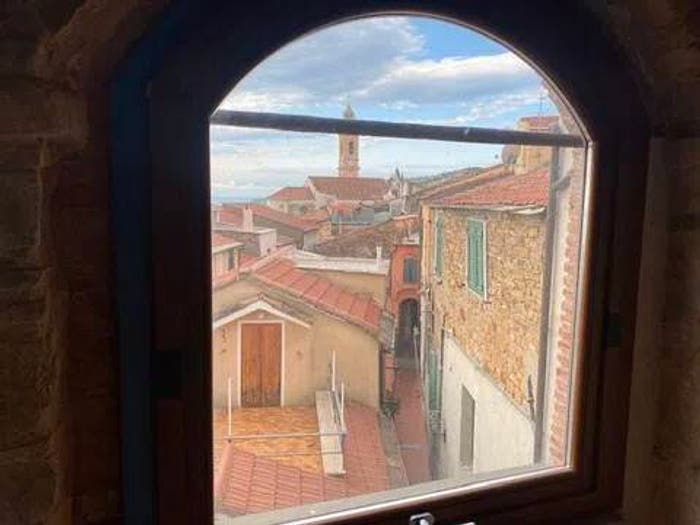 Casa quadrilocale in vendita in Via Ludovico Ariosto, Civezza