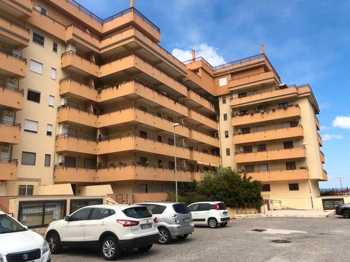 Appartamento trilocale in vendita in Via Pio La Torre, Semicentro Giovanni paolo, Crotone