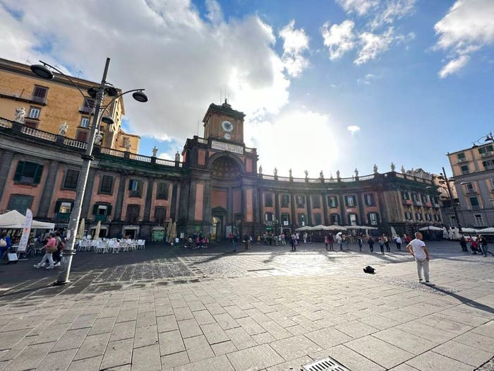 Appartamento con 5 locali in vendita in Piazza Dante, Centro Storico, Napoli