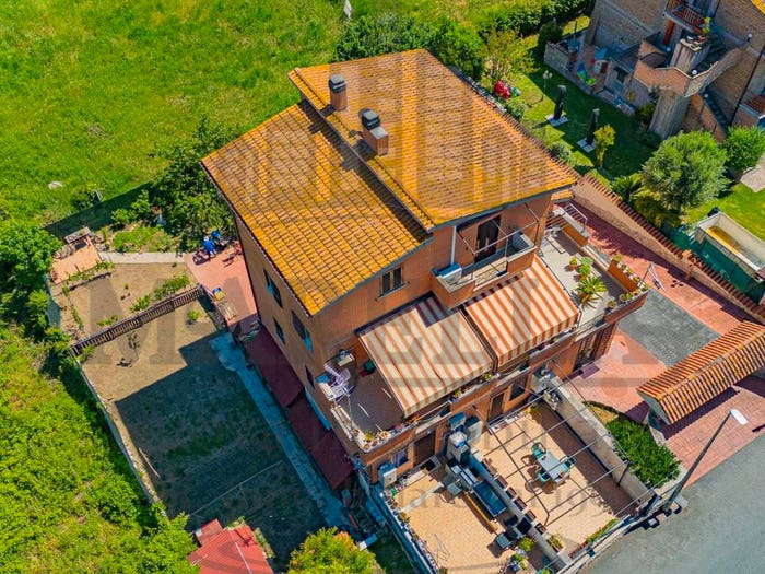 Appartamento con 5 locali in vendita in Via Giovanni Paolo Maggini, Casalotti, Roma