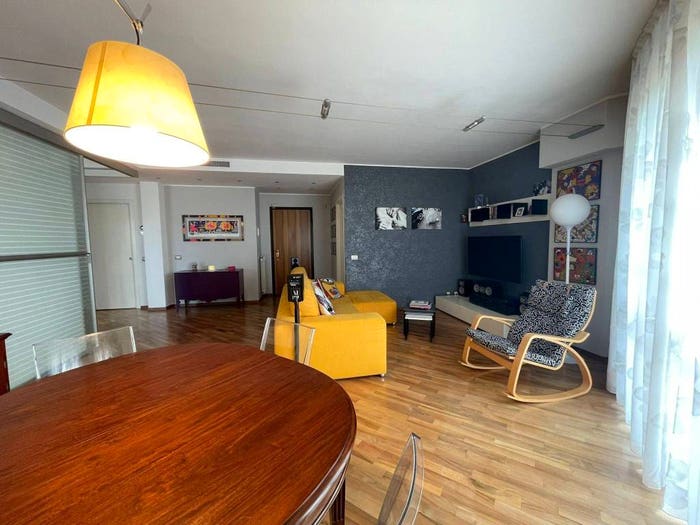 Appartamento con 5 locali in vendita in Via Sondrio, Centro, Inveruno
