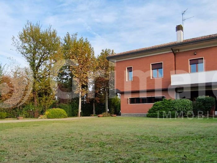 Casa con 5 locali in vendita in via flosa, Medicina