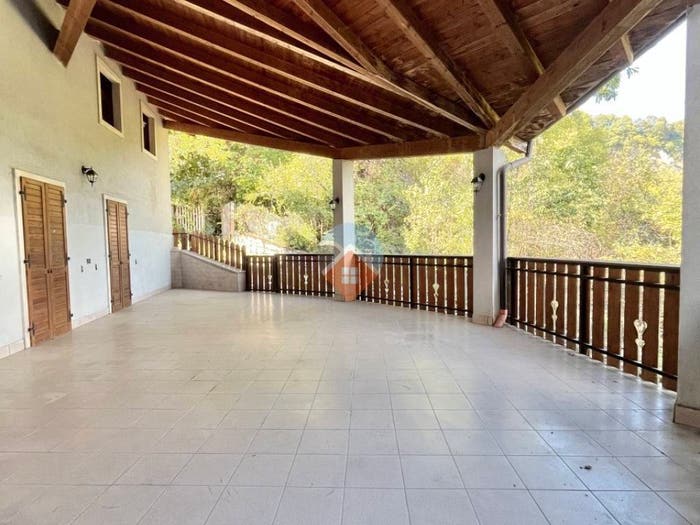 Appartamento con 5 locali in vendita in Via ai Bertoi, Sorne, Brentonico