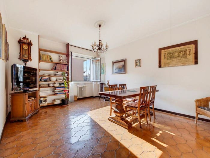Appartamento quadrilocale in vendita in via Mincio, Corvetto, Milano