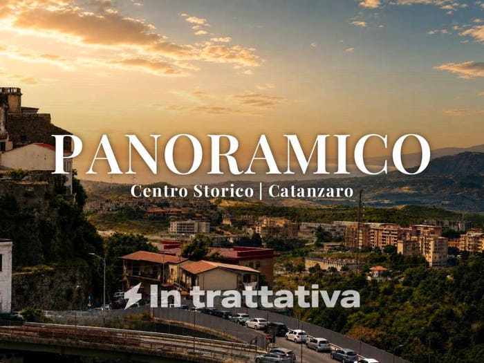 Appartamento quadrilocale in vendita in Largo Prigioni Catanzaro CZ Italia, Centro Storico, Catanzaro