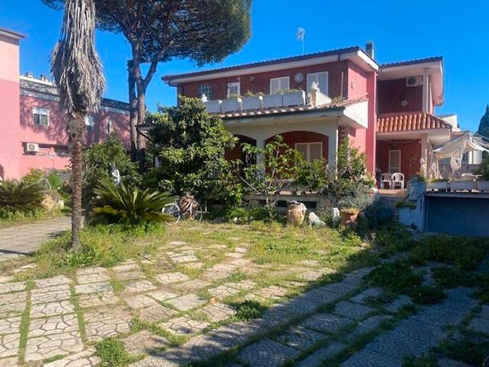Casa con 6 locali in vendita in Via Severino Fabriani, Casal Palocco, Roma