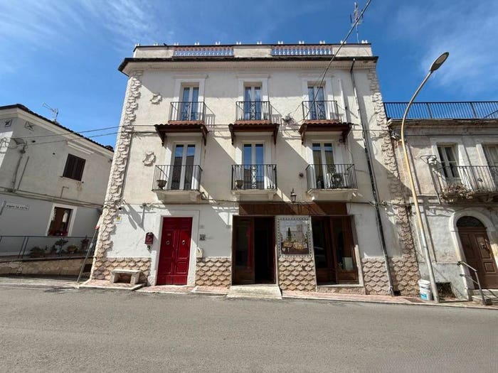 Appartamento trilocale in vendita in Via Regina Margherita, Centro, Bussi sul Tirino