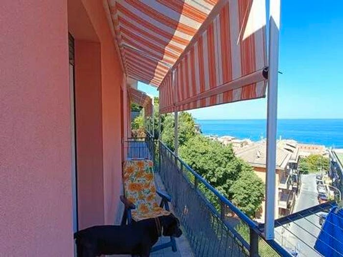 Appartamento con 5 locali in vendita in Via Colla Micheri, Laigueglia