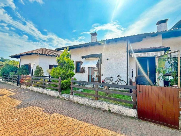 Casa trilocale in vendita in Via Nazzario Sauro, Centro, Taino