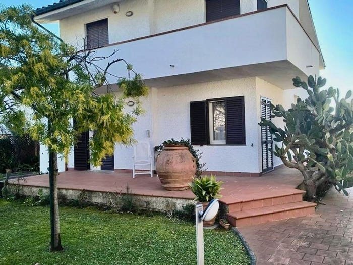 Casa con 6 locali in vendita in Via Isola di Capraia, Lungarno Gabriele D'Annunzio, Pisa