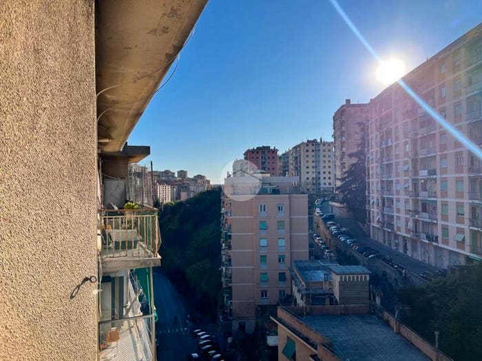 Appartamento trilocale in vendita in Via Fereggiano, Quezzi, Genova
