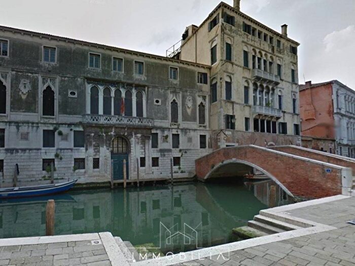 Appartamento trilocale in vendita in San Polo, Venezia