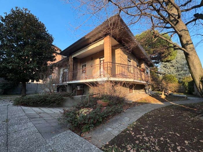 Casa trilocale in vendita in Via stoppani, San Martino, Legnano