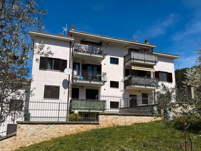 Appartamento quadrilocale in vendita in Via della Madonnella, Taizzano, Narni