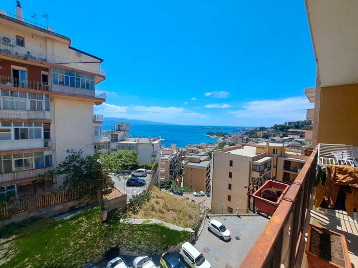 Appartamento quadrilocale in vendita in Via Panoramica dello Stretto, Litoranea Panoramica, Messina