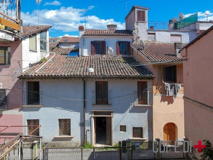 Casa quadrilocale in vendita in Vicolo dello Sdrucciolo, Rieti