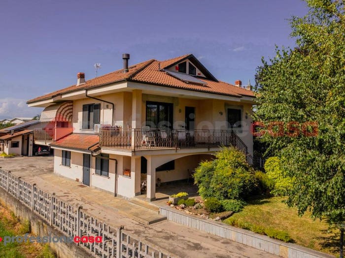 Appartamento con 6 locali in vendita in via vigone, Cavour