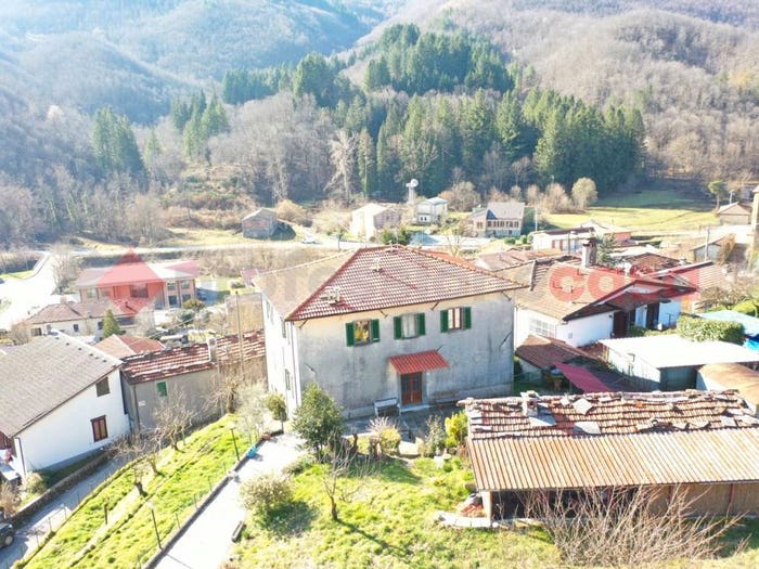 Casa con 5 locali in vendita in via Dalmazia, Gramolazzo, Minucciano