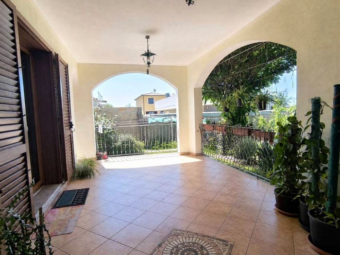Casa con 6 locali in vendita in Via Gennaro Pesce, Pula