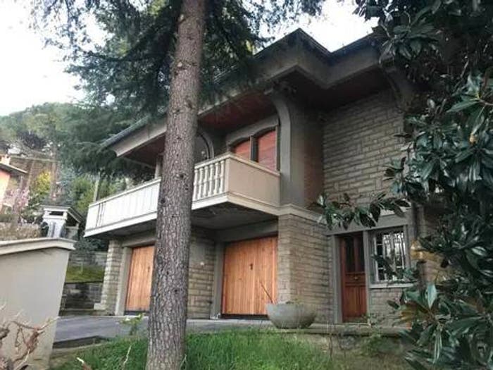 Casa con 6 locali in vendita in Viale Pascoli, Monte Osservanza, Cesena