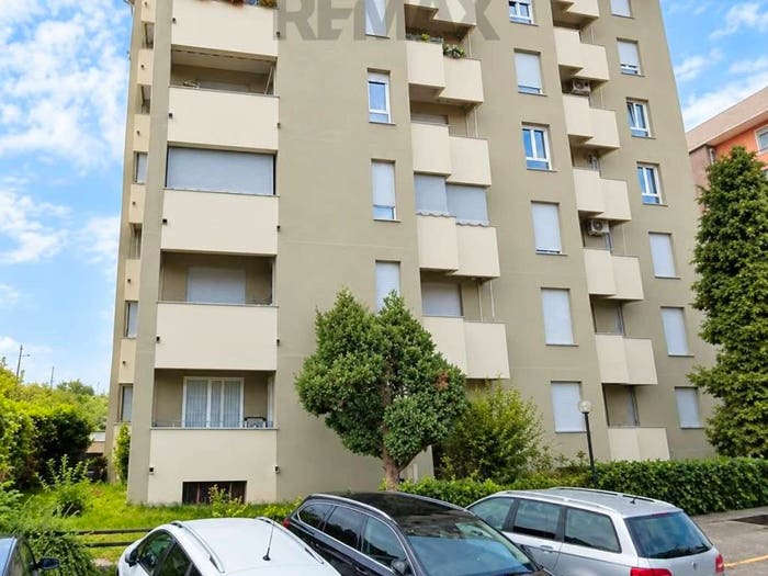 Appartamento trilocale in vendita in via Filippo Reina, Saronno