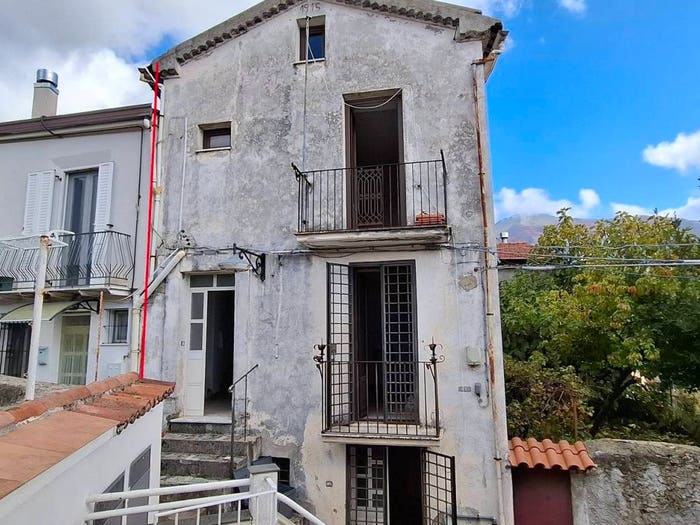 Casa quadrilocale in vendita in Via Filippo Corridoni, Centro, Lagonegro