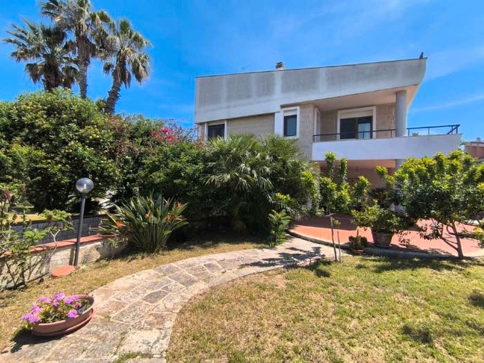 Casa con 6 locali in vendita in via Vito Siciliani, Bisceglie