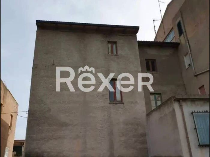 Casa con 6 locali in vendita in Viale delle Rimembranze, Gioiosa Ionica