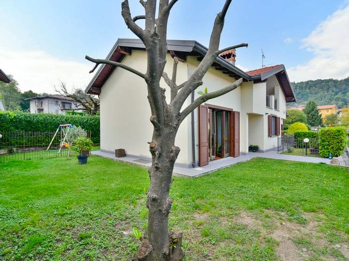 Casa quadrilocale in vendita in Via Canneti, Centro, Montorfano