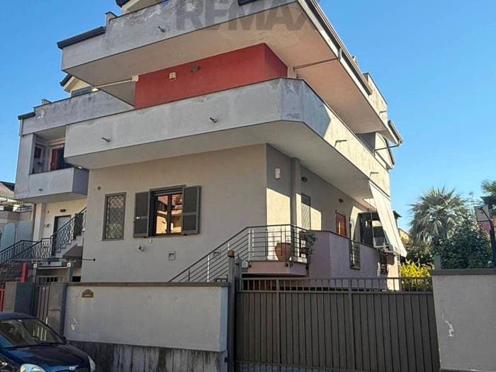 Casa con 6 locali in vendita in Via Oasi Sacro Cuore, Giardini Oasi Sacro Cuore, Giugliano in Campania