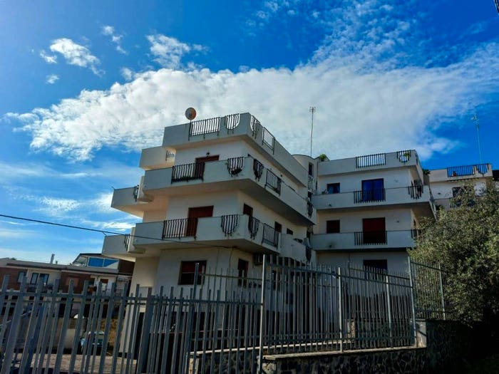 Appartamento quadrilocale in vendita in Via Livorno, Aci Trezza, Aci Castello