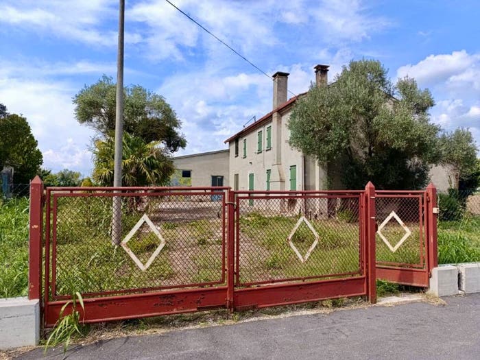 Casa trilocale in vendita in Via Este Lendinara, Centro, Villa Estense